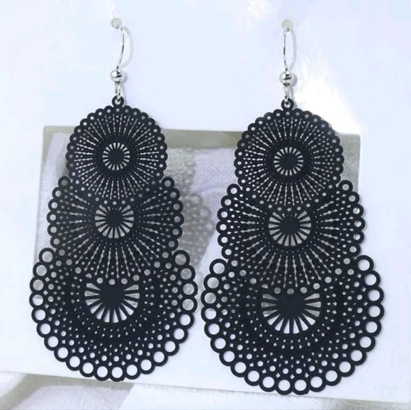 Intricate Cut Layered Lace Style Dangle Drop Earrings, black - Picture 2 of 3